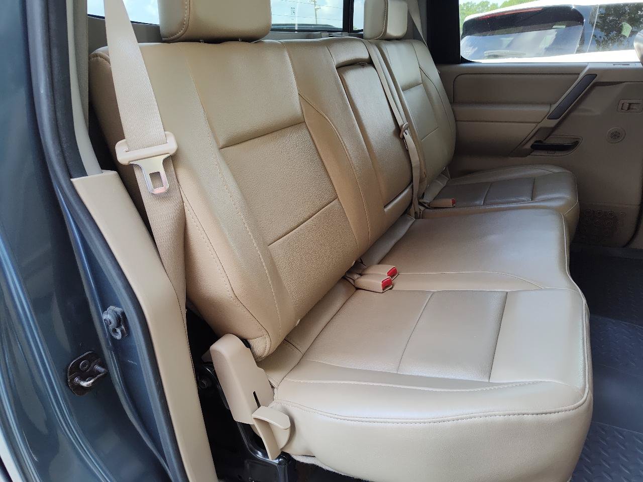 Used 2010 Nissan Titan LE RWD image 24