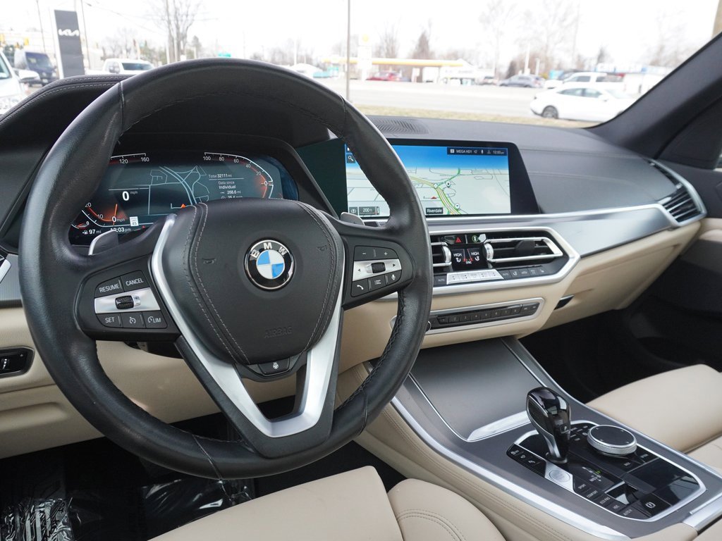 Used 2022 BMW X5 xDrive40i w/ Parking Assistance Package image 29