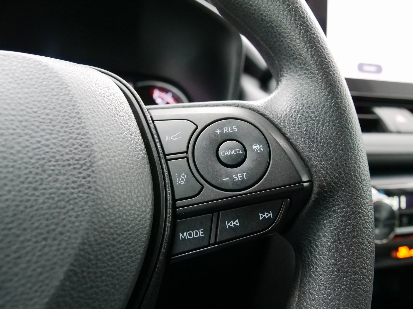 Used 2023 Toyota RAV4 XLE image 23