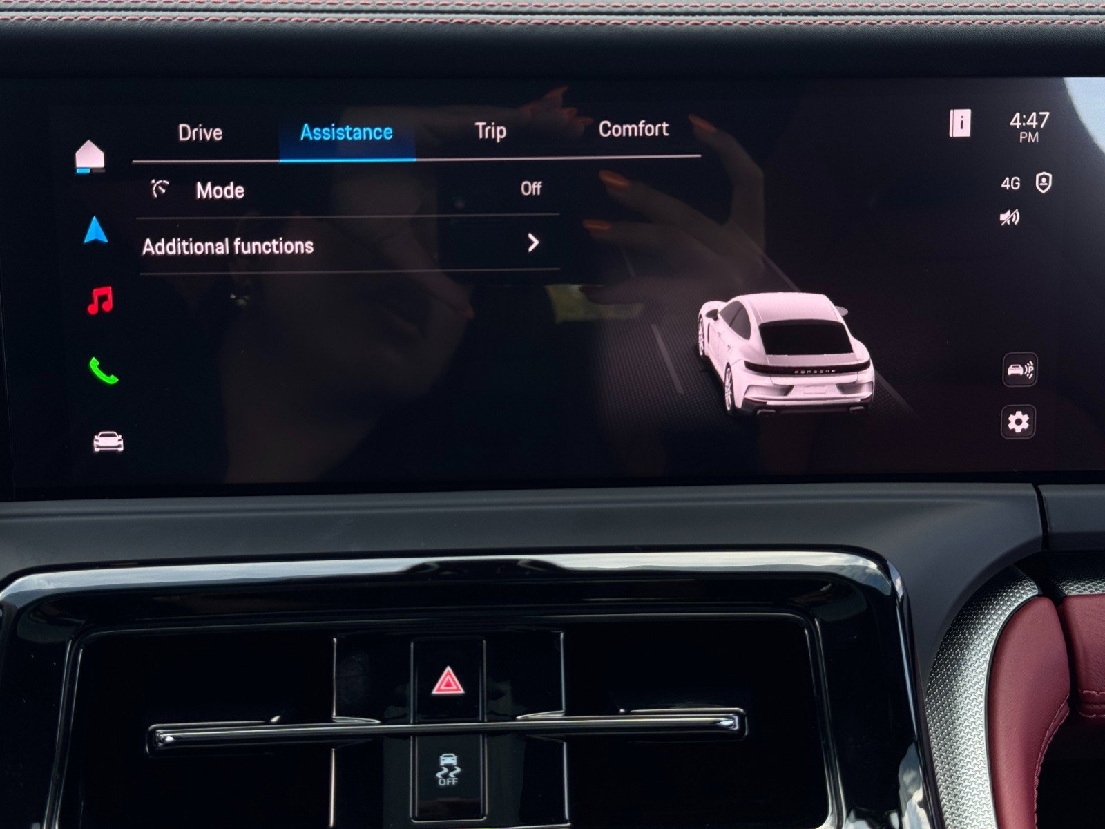 Used 2025 Porsche Panamera 4 w/ Premium Package image 28