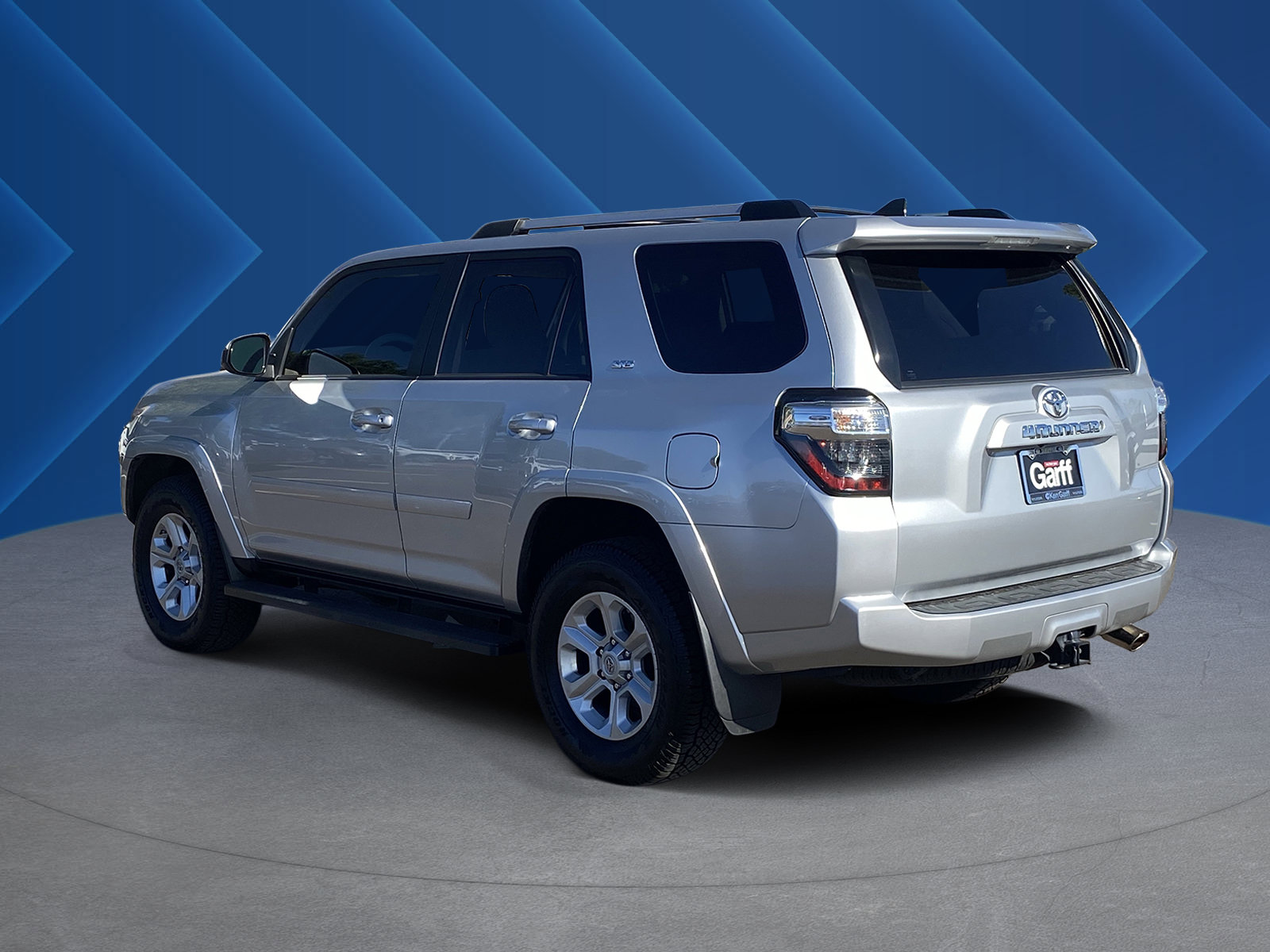 Used 2019 Toyota 4Runner SR5 AWD/4WD image 5