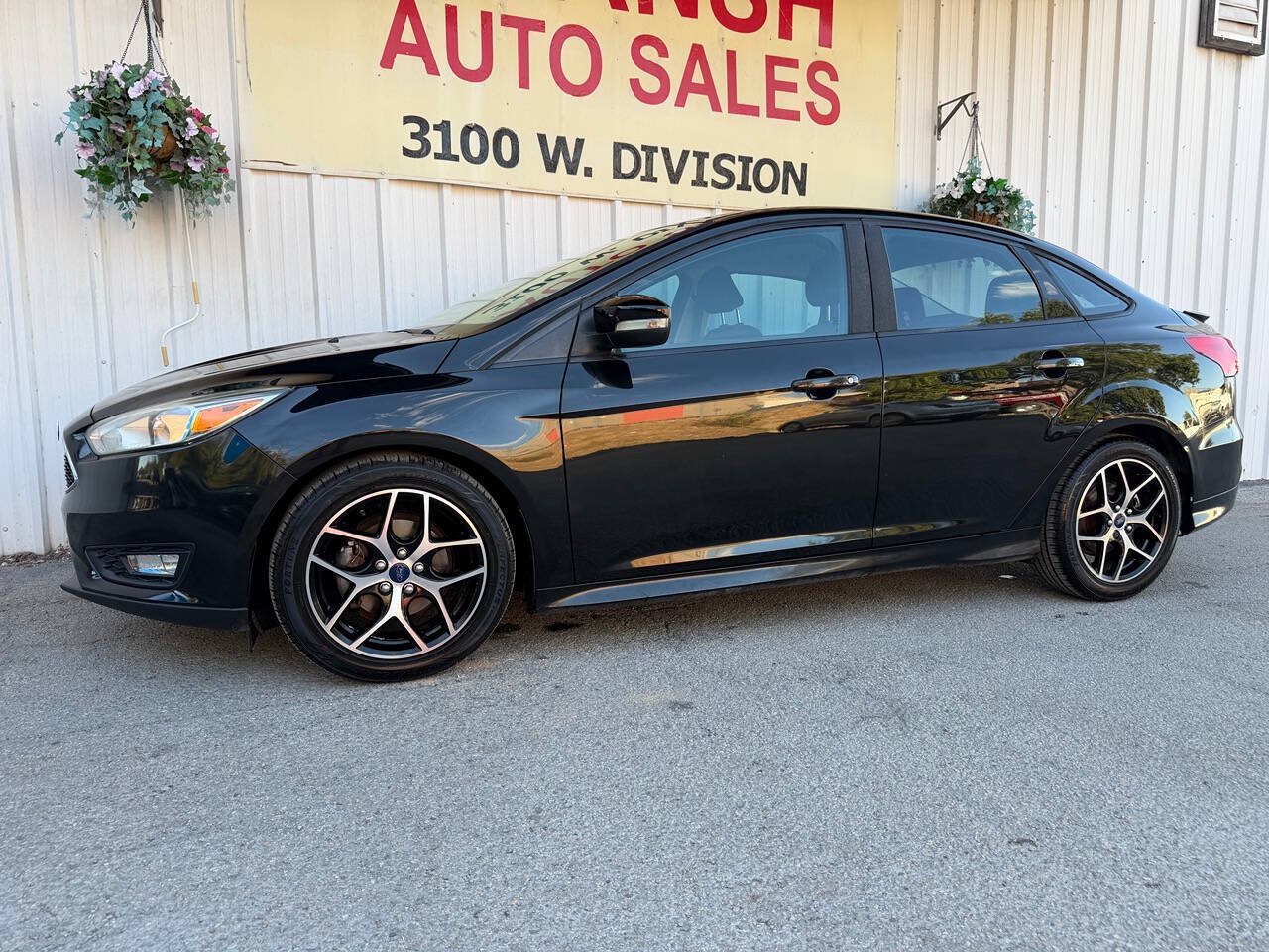 Used 2015 Ford Focus SE w/ SE Sport Package FWD image 8