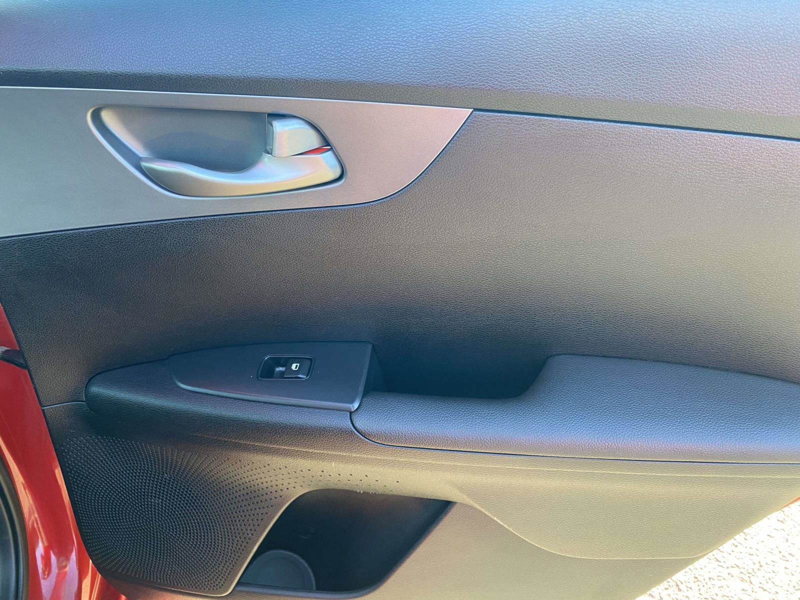Used 2019 Kia Forte LXS FWD image 17