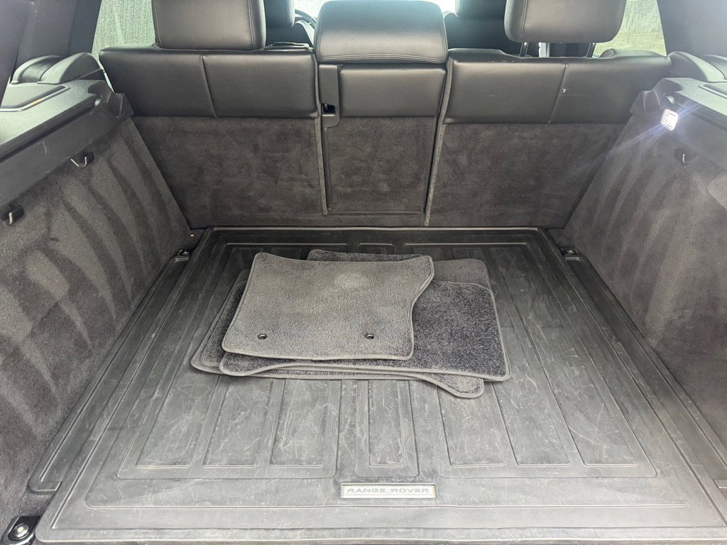 Used 2015 Land Rover Range Rover Sport SE image 23