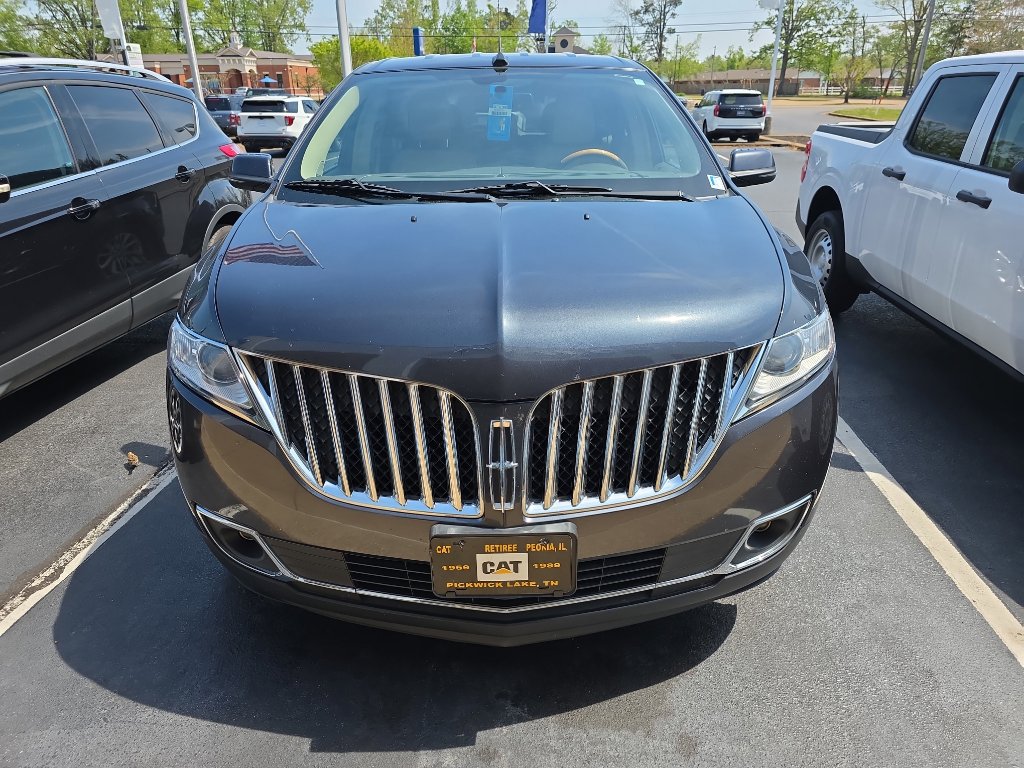 Used 2013 Lincoln MKX FWD image 3