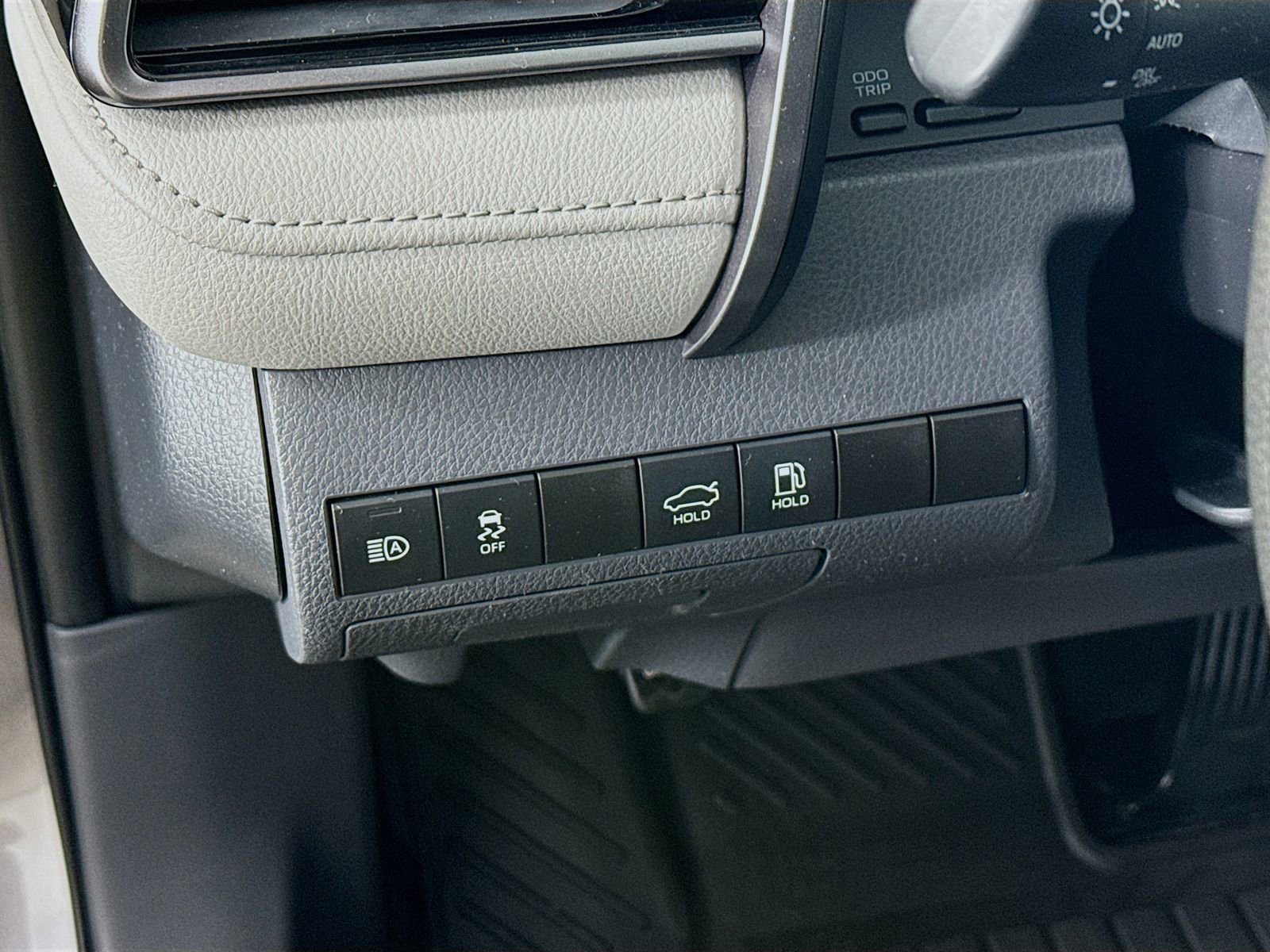 Certified 2019 Toyota Camry LE FWD image 7