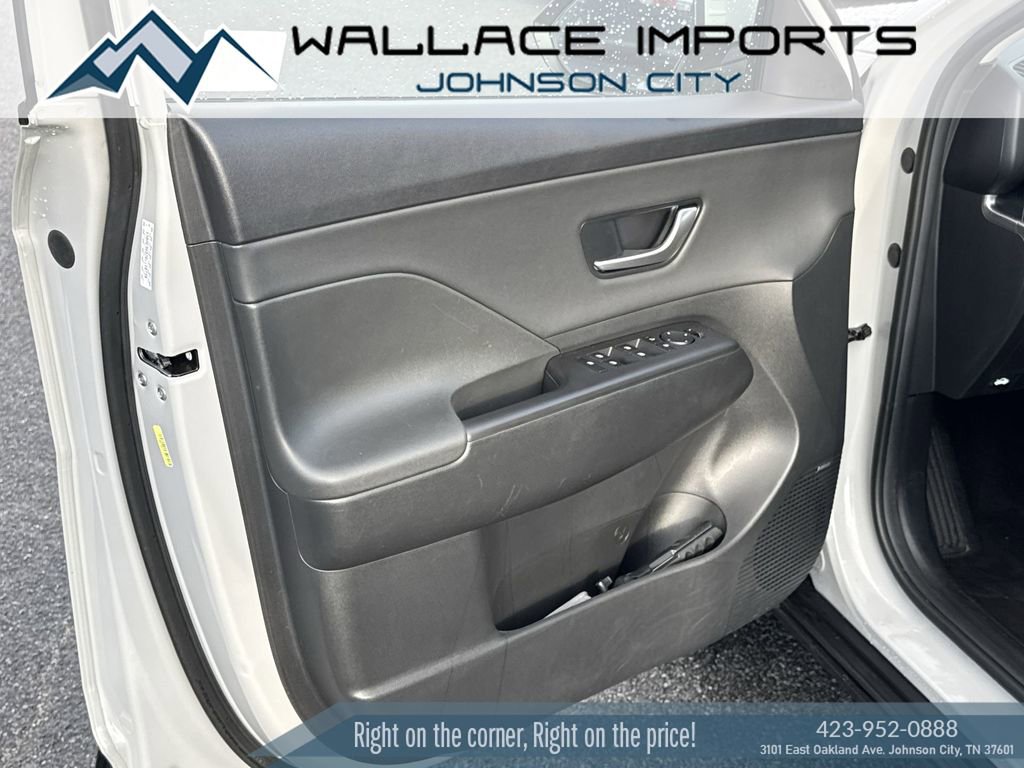 Used 2024 Hyundai Kona Limited image 13