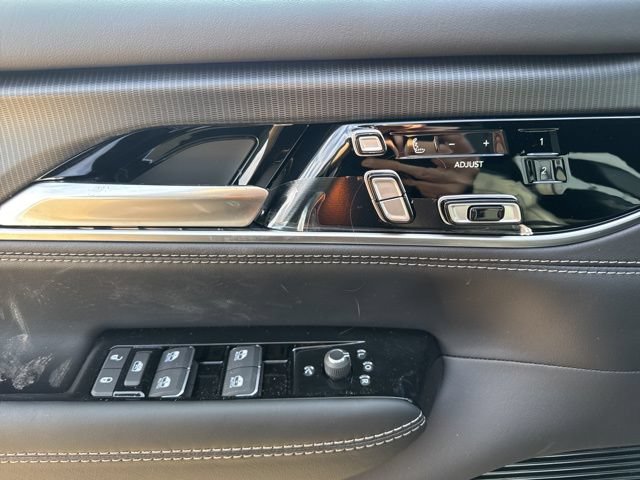 New 2026 Jeep Grand Wagoneer Summit w/ Premium Group III image 10