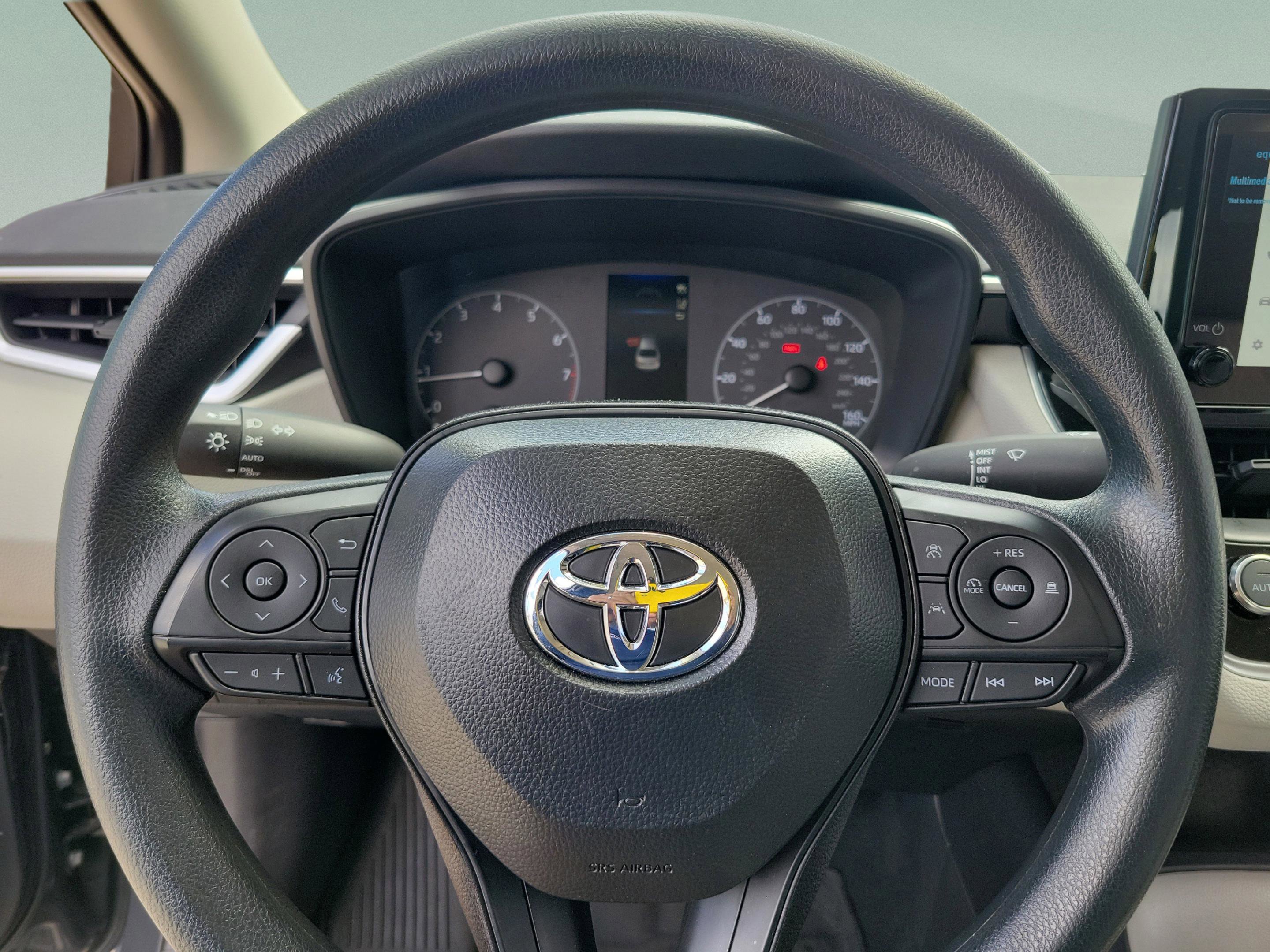 Used 2025 Toyota Corolla LE w/ Convenience Package image 9