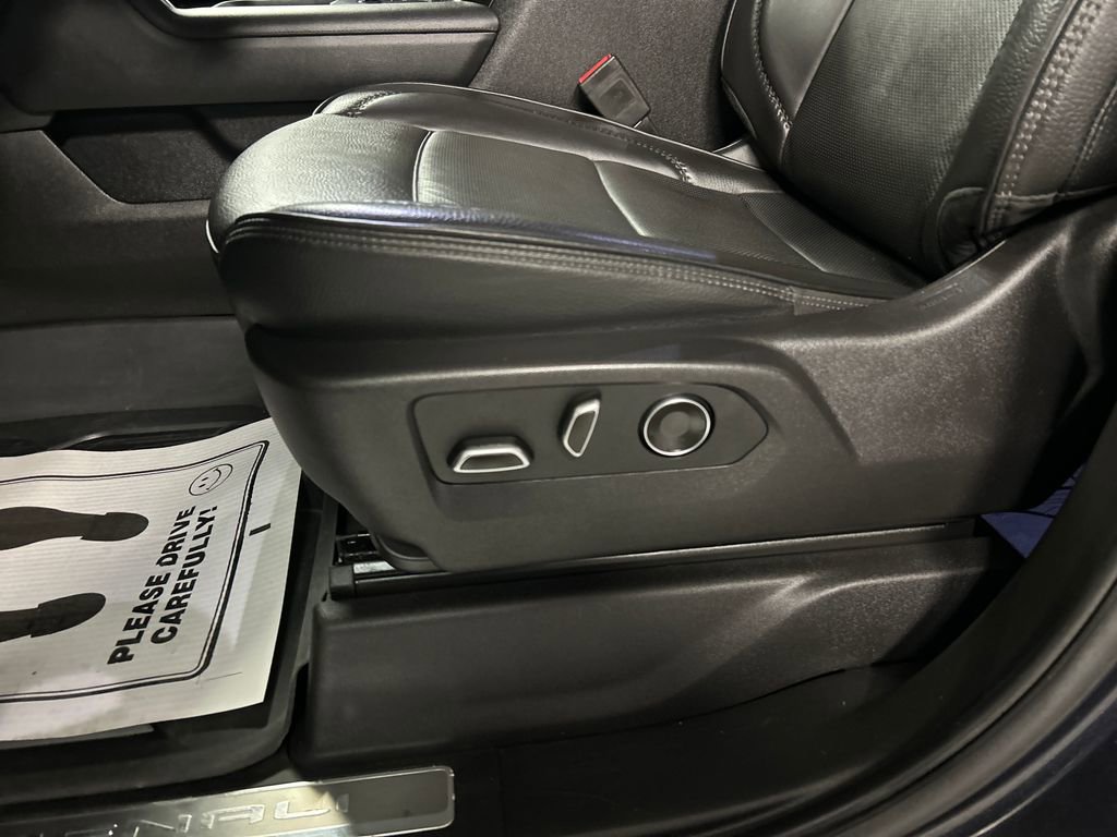 Used 2024 GMC Sierra 3500 Denali w/ Technology Package image 13