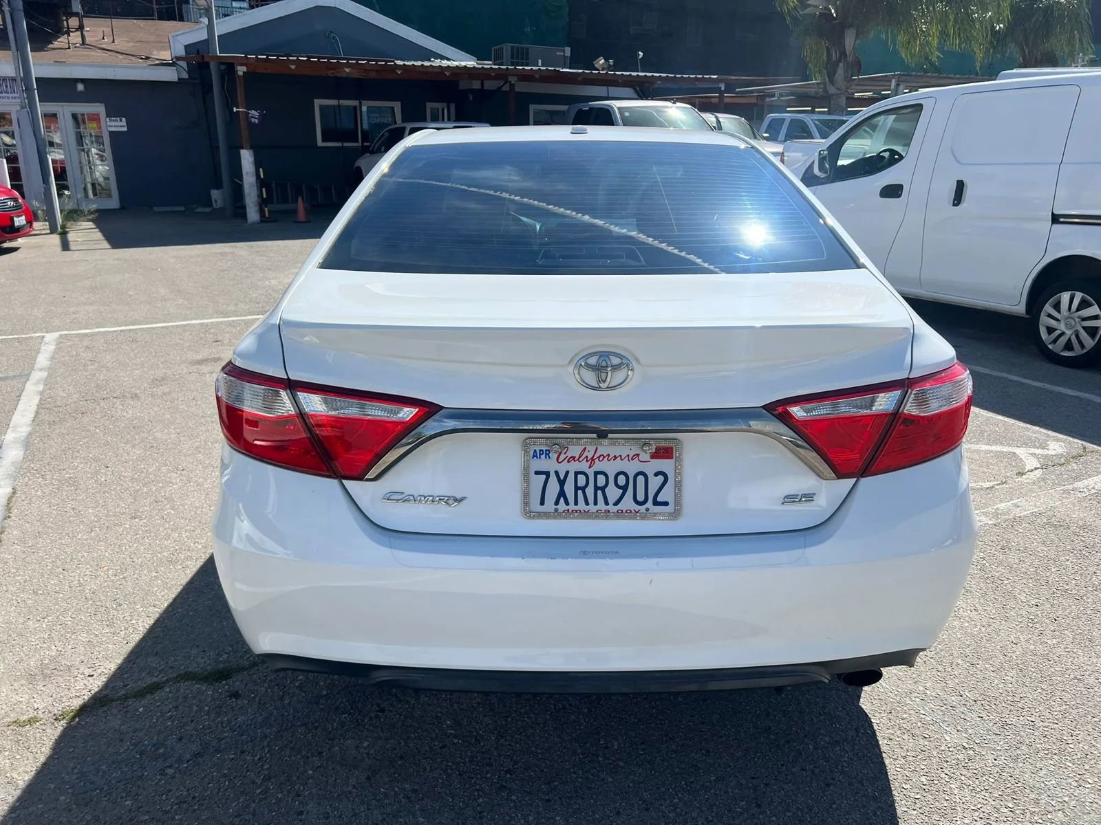 Used 2017 Toyota Camry SE FWD image 6