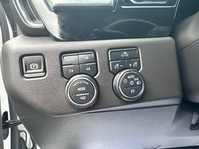 Used 2024 Chevrolet Silverado 1500 LT Trail Boss w/ Convenience Package II AWD/4WD image 13