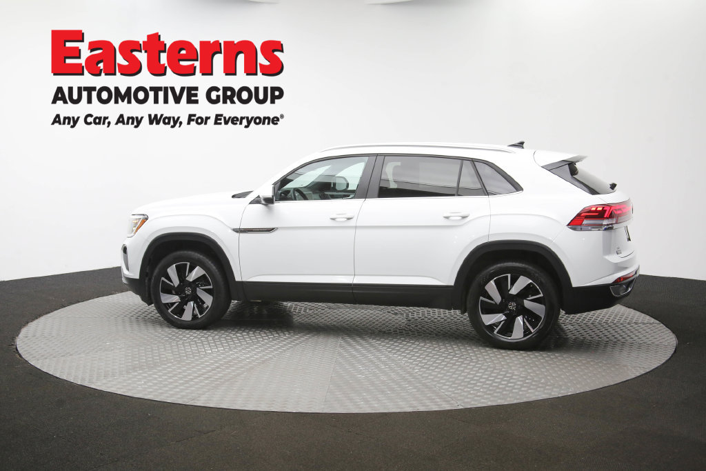 Used 2025 Volkswagen Atlas Cross Sport SE FWD image 62