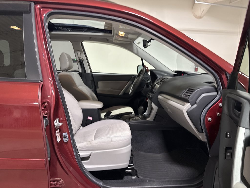 Used 2014 Subaru Forester 2.5i Premium AWD/4WD image 23