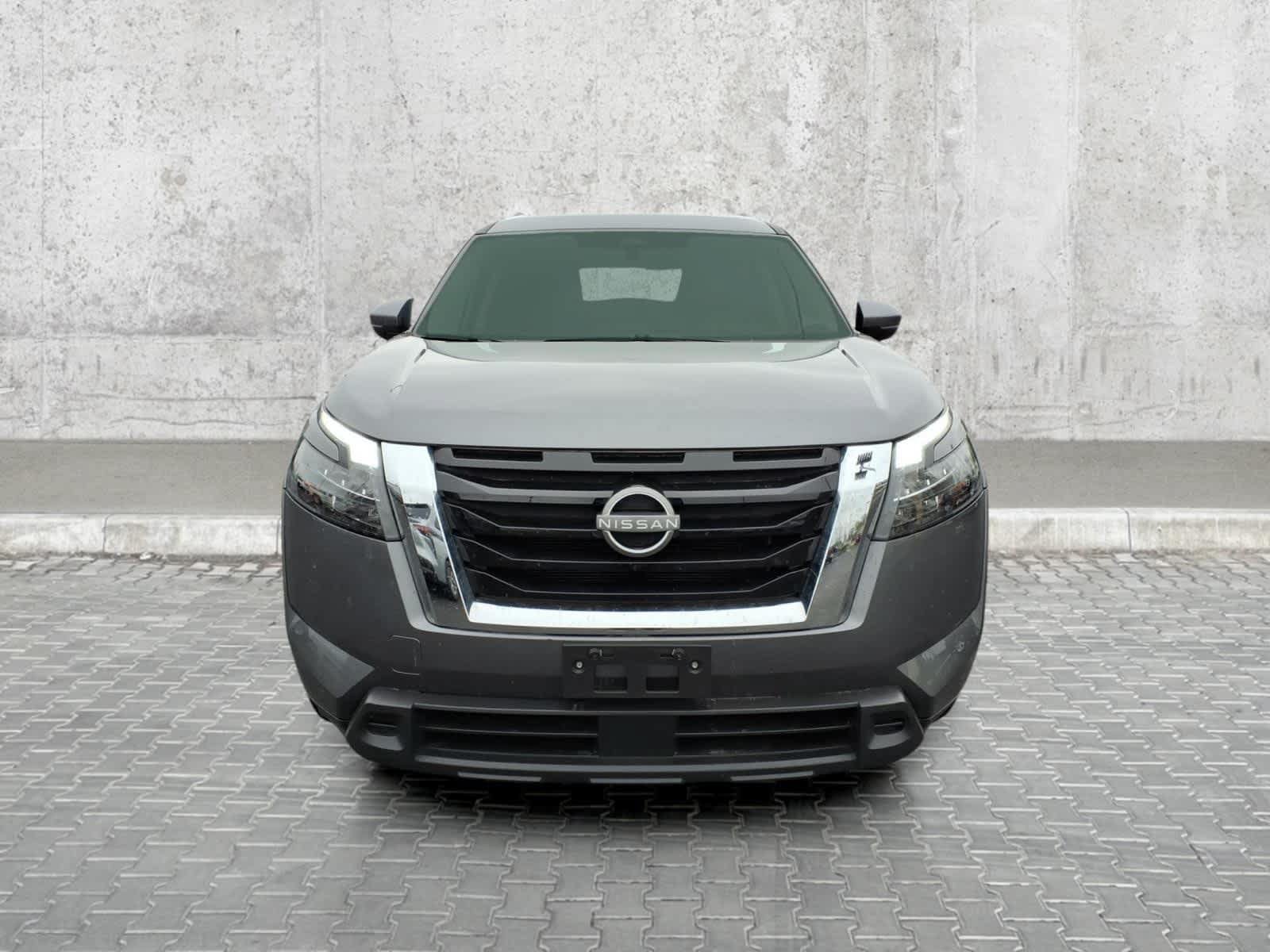Used 2025 Nissan Pathfinder SV AWD/4WD image 3