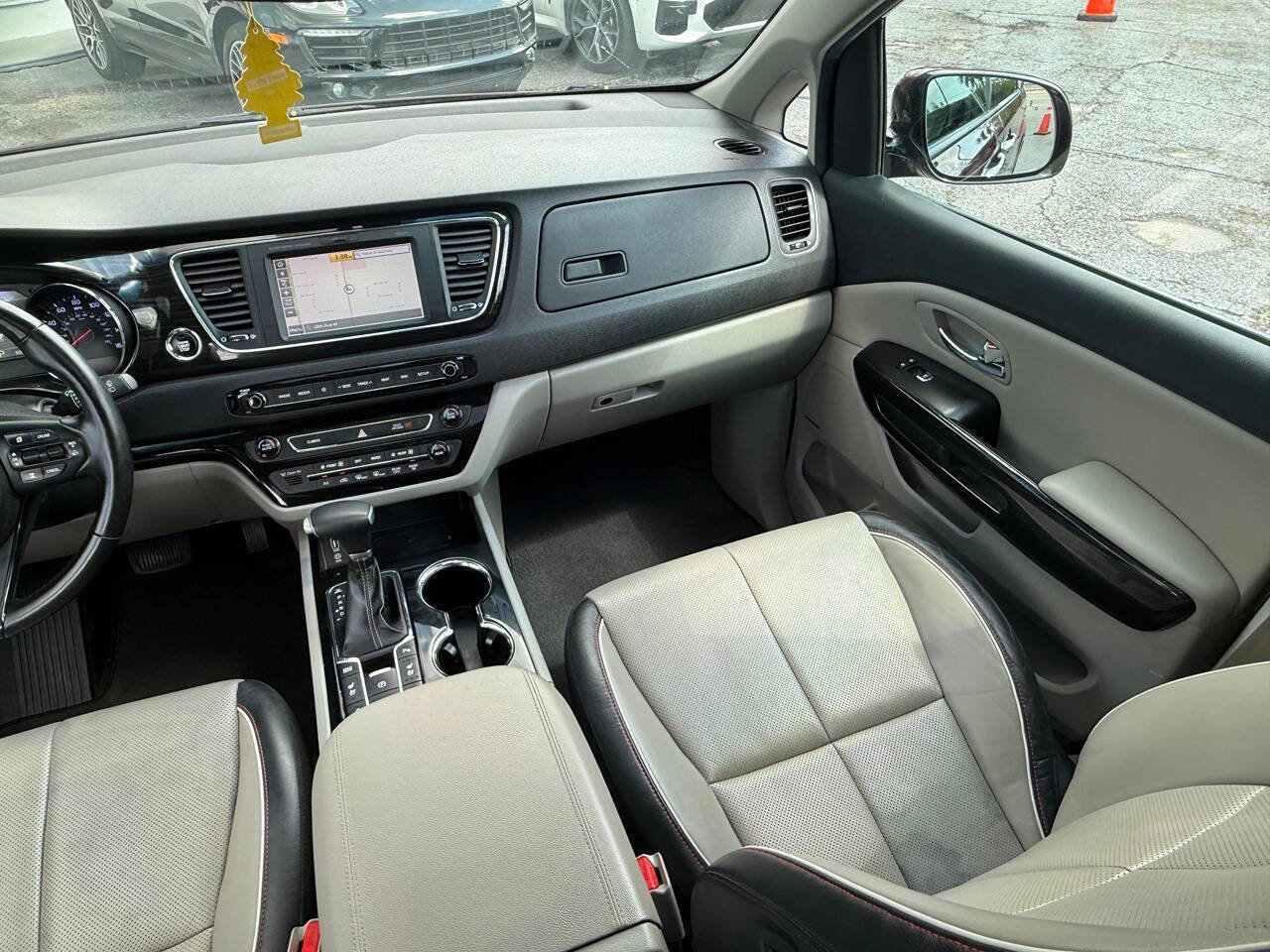 Used 2020 Kia Sedona SX image 21