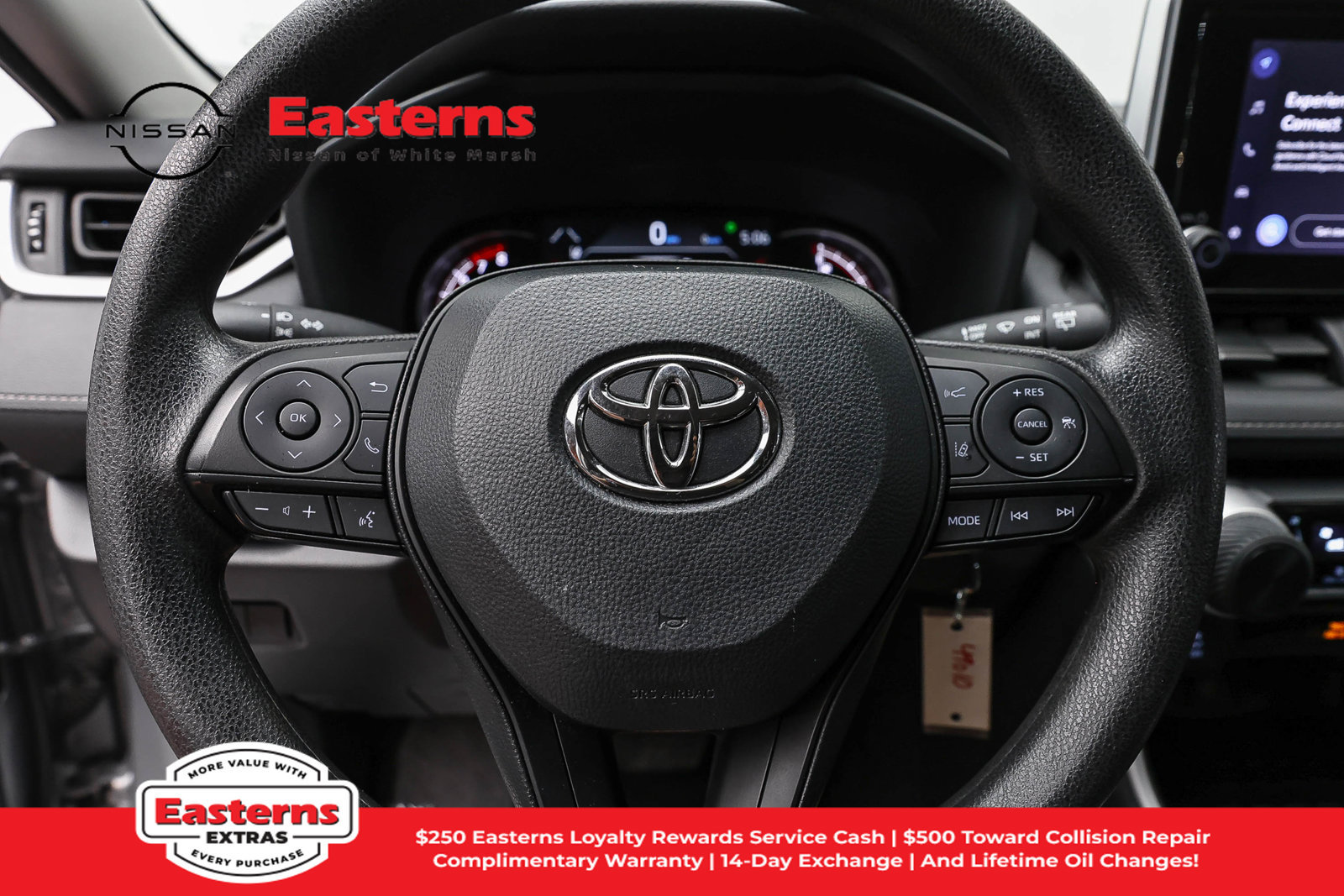 Used 2025 Toyota RAV4 LE AWD/4WD image 10