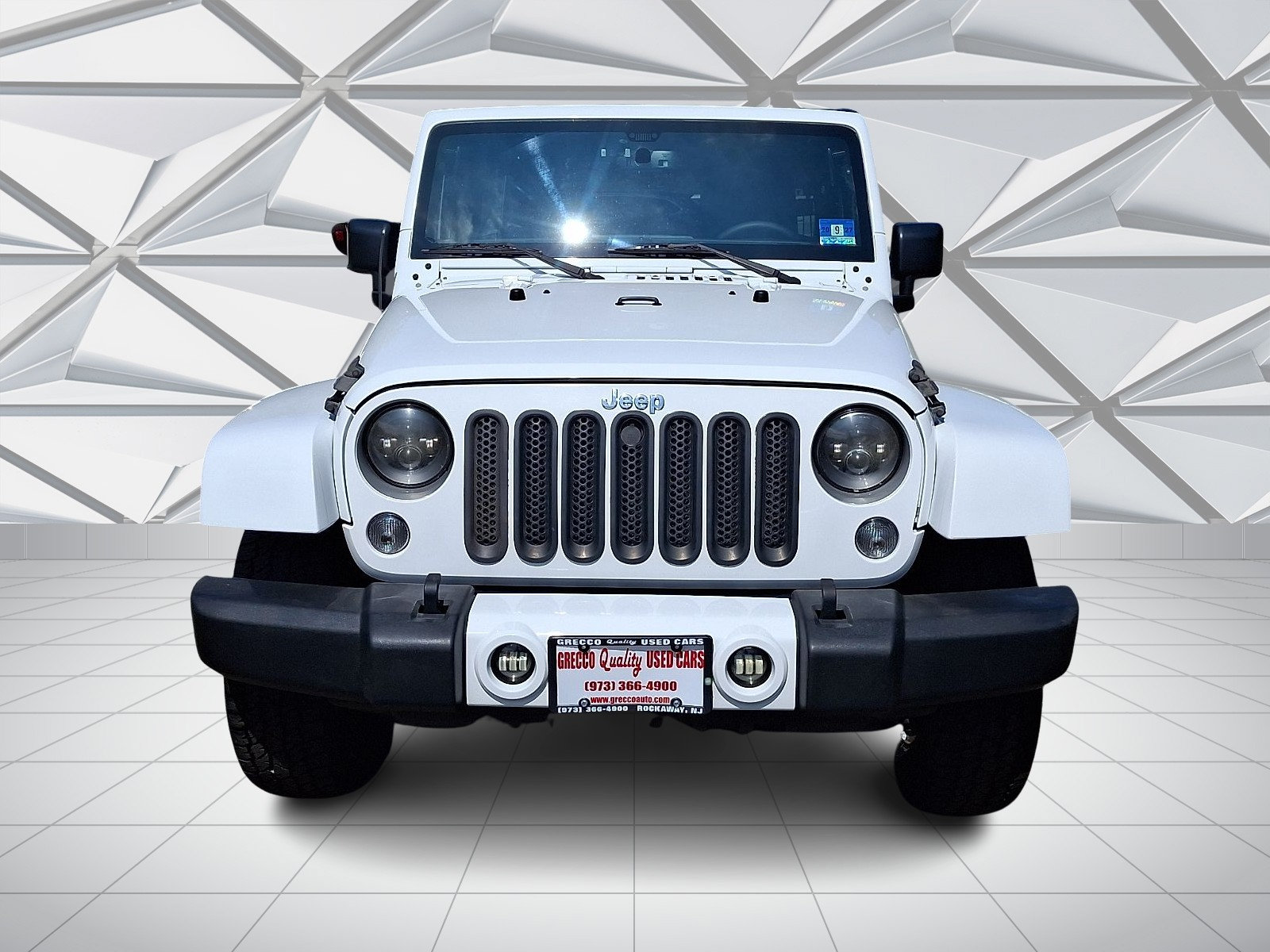 Used 2016 Jeep Wrangler Unlimited Sahara w/ Connectivity Group AWD/4WD image 3