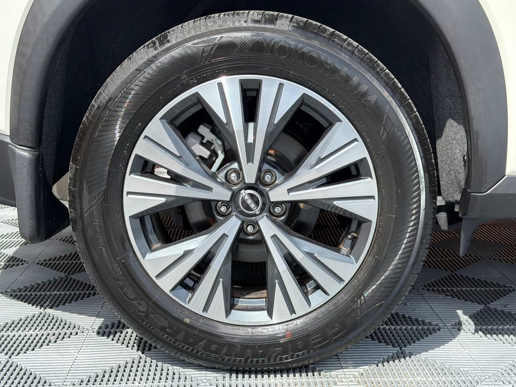 Used 2023 Nissan Rogue SV FWD image 19