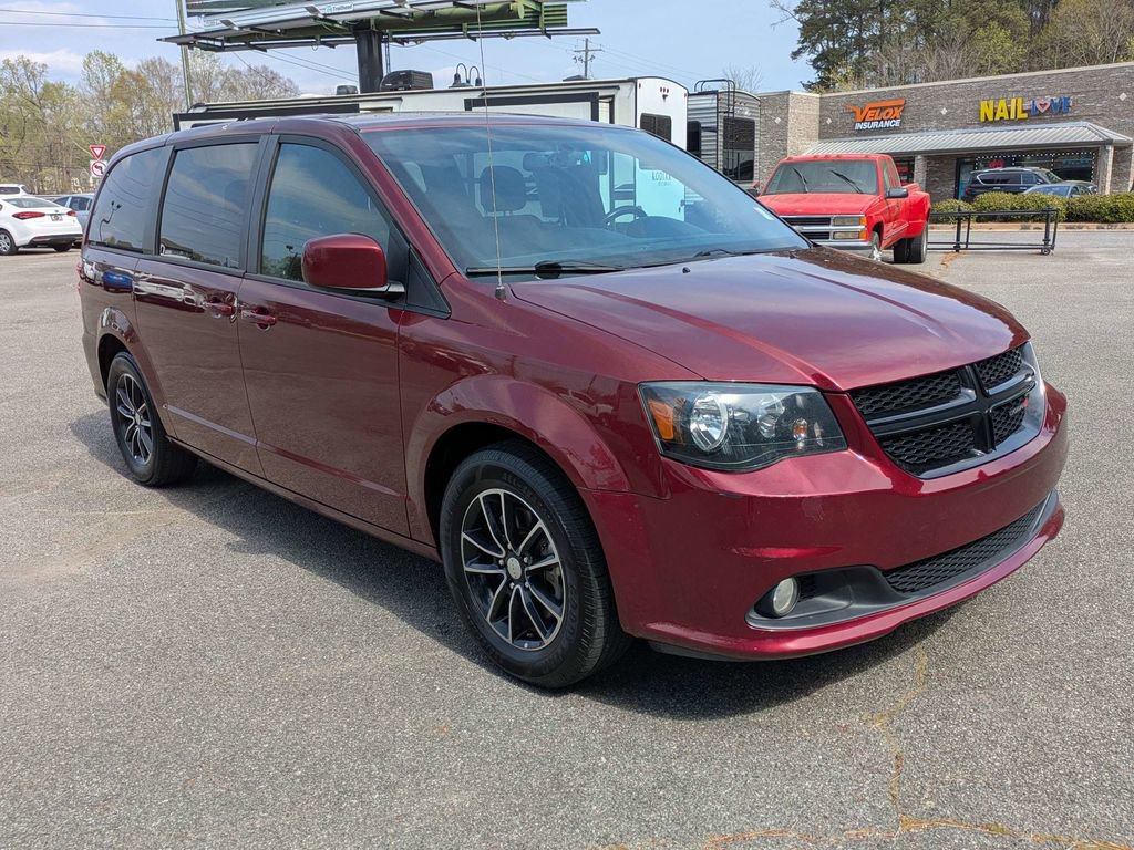 Used 2018 Dodge Grand Caravan SE image 2