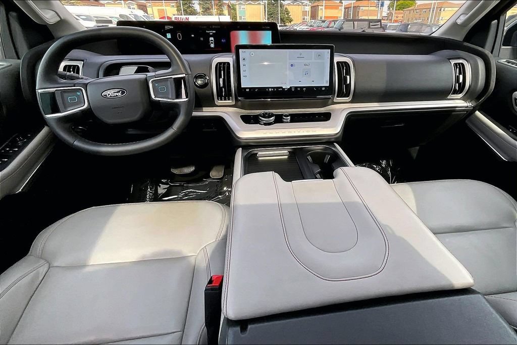 Certified 2025 Ford Expedition Active AWD/4WD image 14