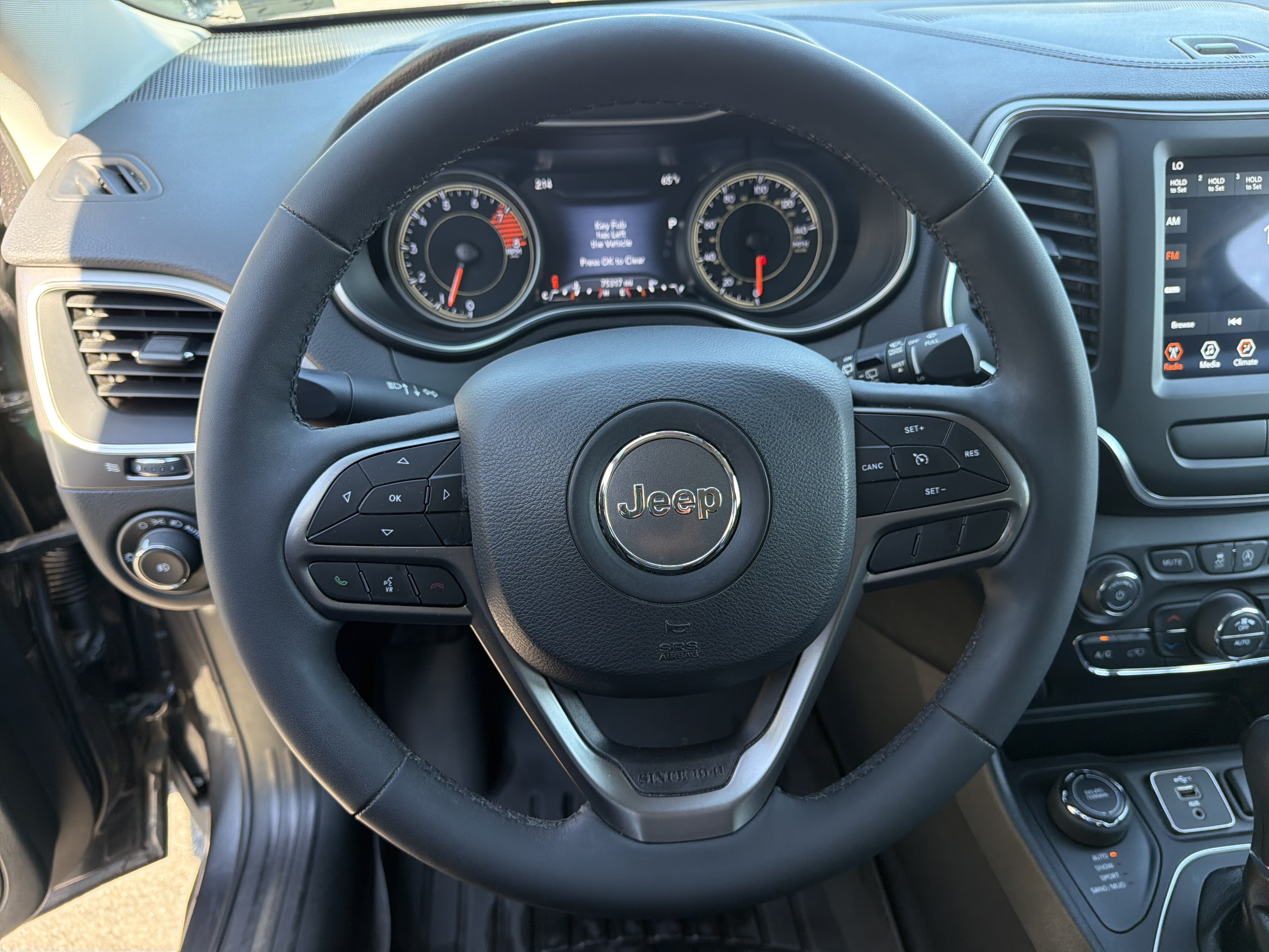 Used 2022 Jeep Cherokee Latitude Lux AWD/4WD image 18