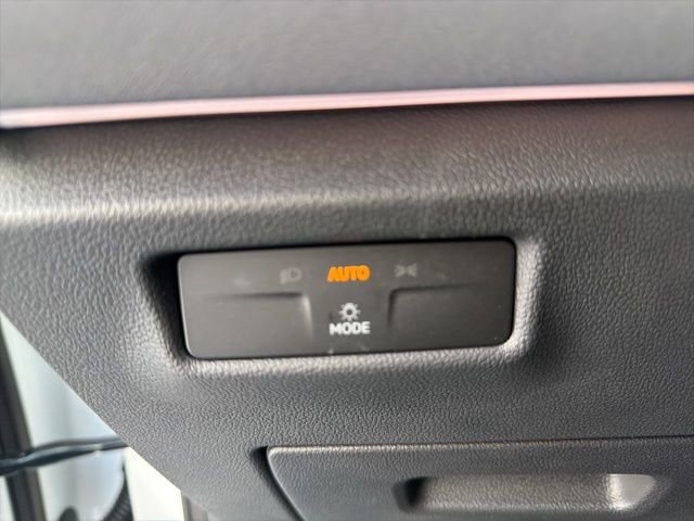 New 2026 Volkswagen Tiguan SE image 27