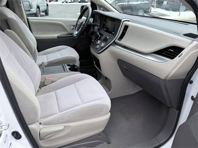 Certified 2020 Toyota Sienna LE image 11