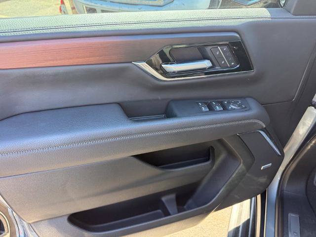 Used 2026 GMC Yukon Denali AWD/4WD image 11