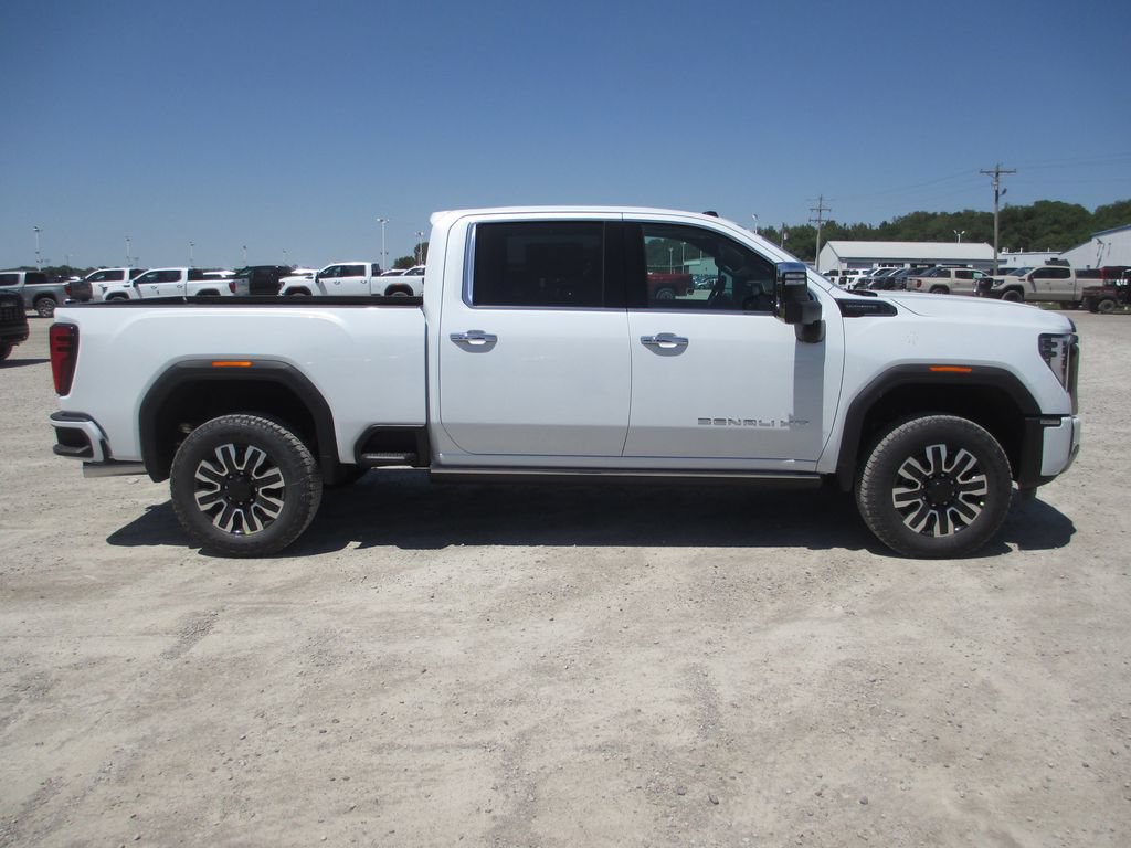 New 2026 GMC Sierra 2500 Denali Ultimate AWD/4WD image 3