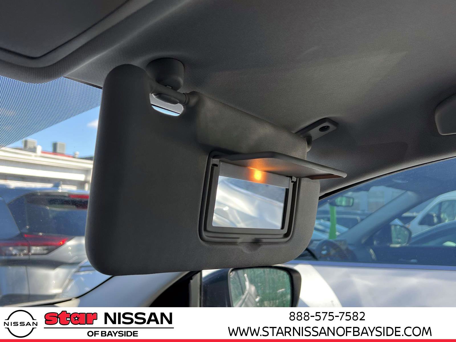 Used 2017 Nissan Rogue Sport SV AWD/4WD image 32