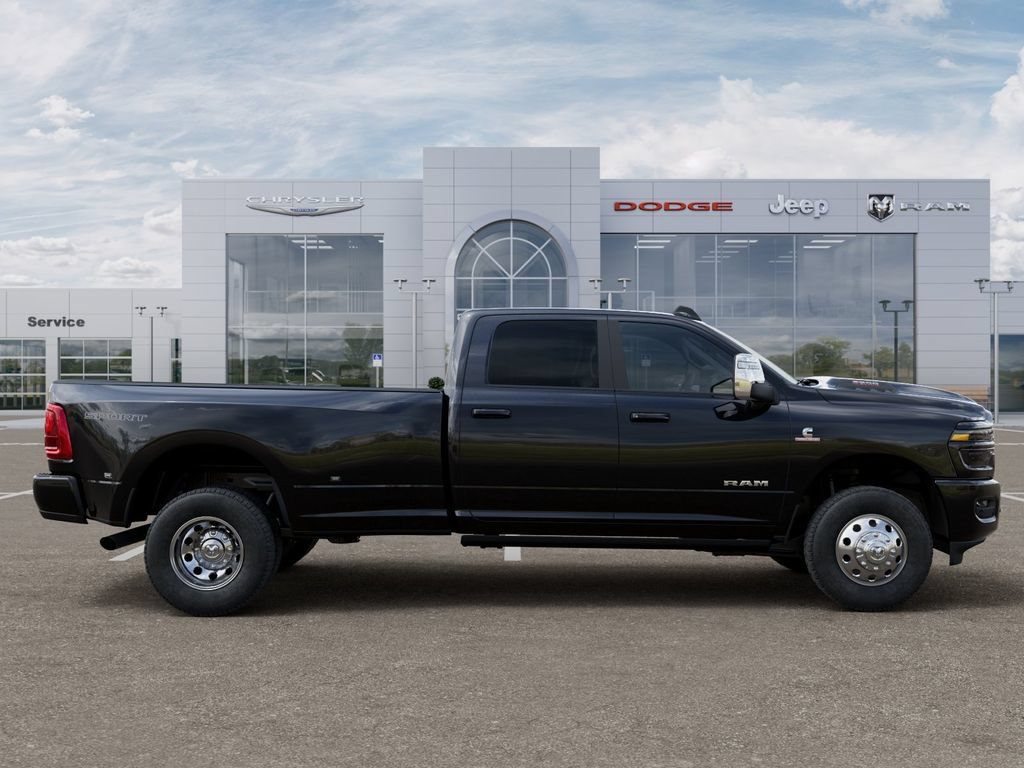New 2026 RAM 3500 Laramie AWD/4WD image 38