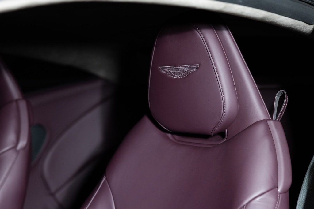 Used 2019 Aston Martin DB11 Coupe image 27