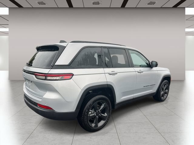 New 2025 Jeep Grand Cherokee Altitude AWD/4WD image 3