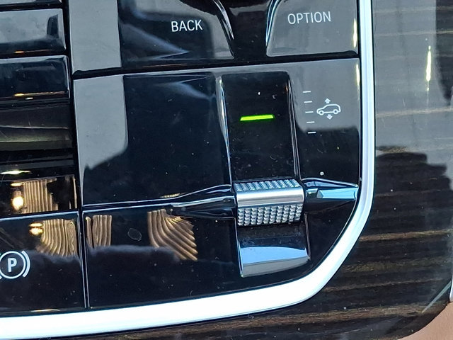 Certified 2026 BMW X5 xDrive50e w/ Premium Package image 28