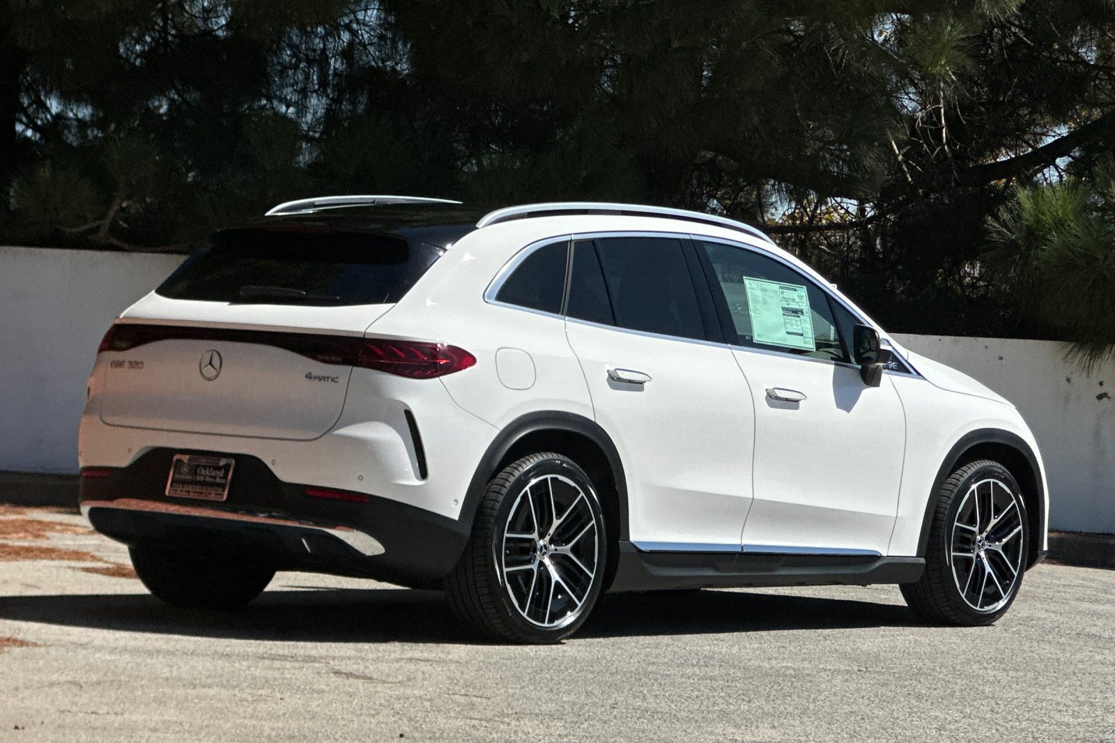 New 2027 Mercedes-Benz EQE 320 4MATIC SUV image 4