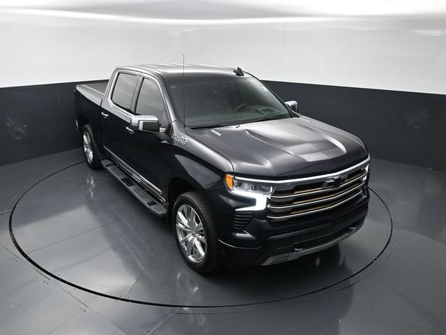 Used 2022 Chevrolet Silverado 1500 High Country w/ Technology Package AWD/4WD image 26