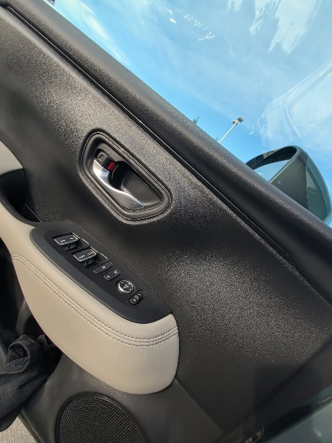 Used 2025 Honda HR-V EX-L image 14