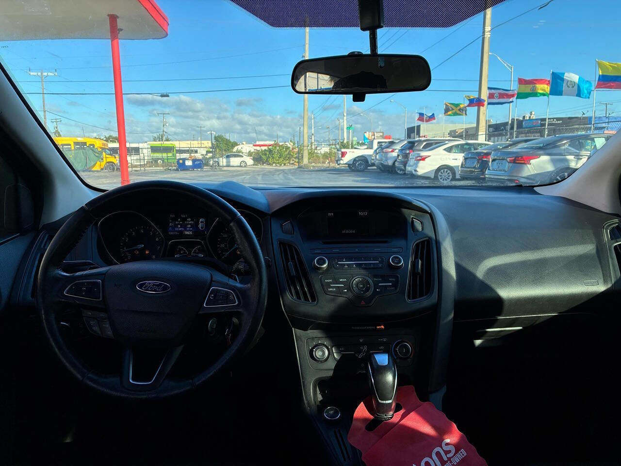 Used 2016 Ford Focus SE w/ SE Sport Package image 10