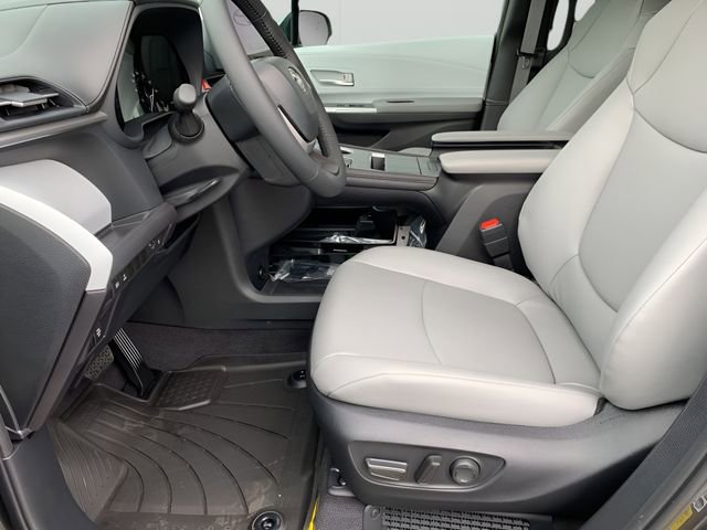 New 2025 Toyota Sienna XLE image 10