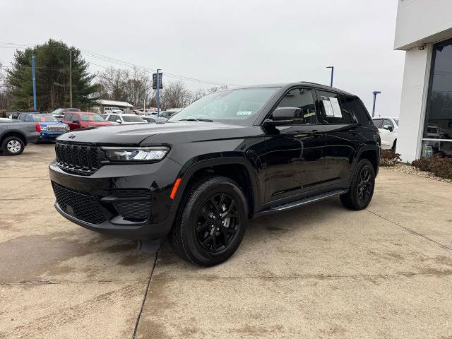 Used 2024 Jeep Grand Cherokee Altitude image 4