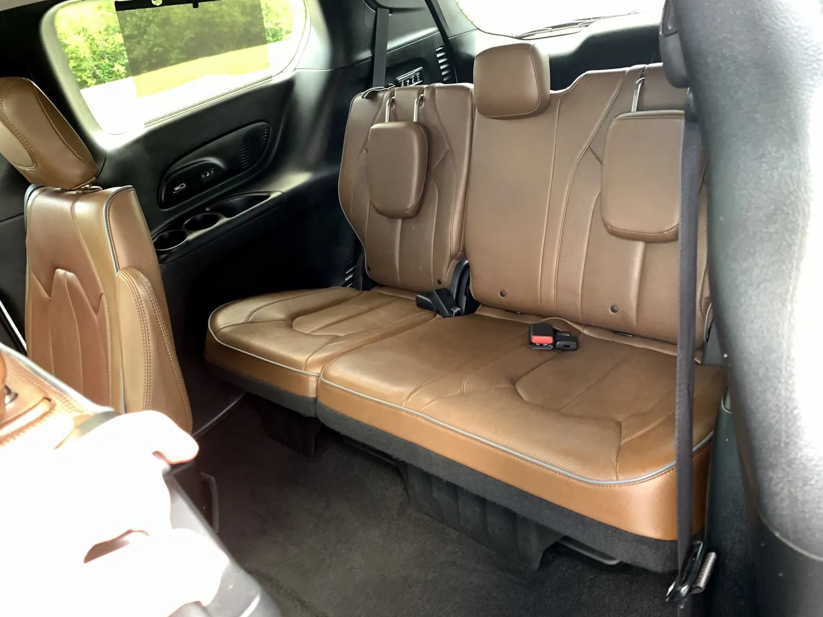 Used 2017 Chrysler Pacifica Limited w/ Advanced Safetytec Group FWD image 16