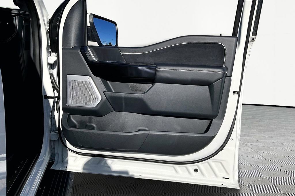 Used 2025 Ford F150 Lightning Platinum image 25