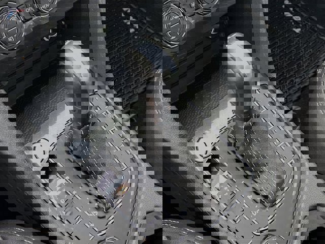 Used 2021 Volkswagen Tiguan SE image 16