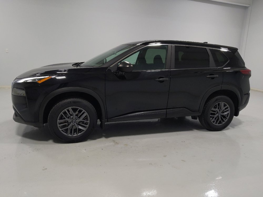 Used 2023 Nissan Rogue S image 2