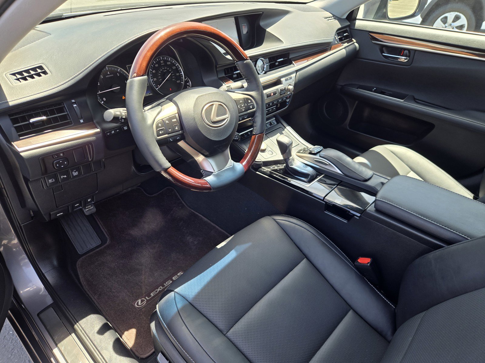 Used 2017 Lexus ES 350 w/ Navigation System Package FWD image 10