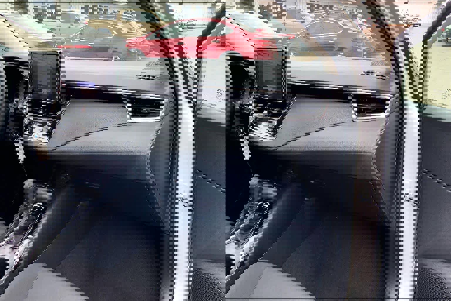 Used 2024 Toyota Corolla LE image 18