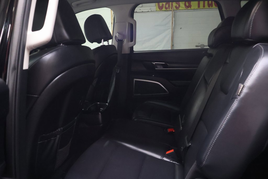 Used 2024 Kia Telluride LX image 16