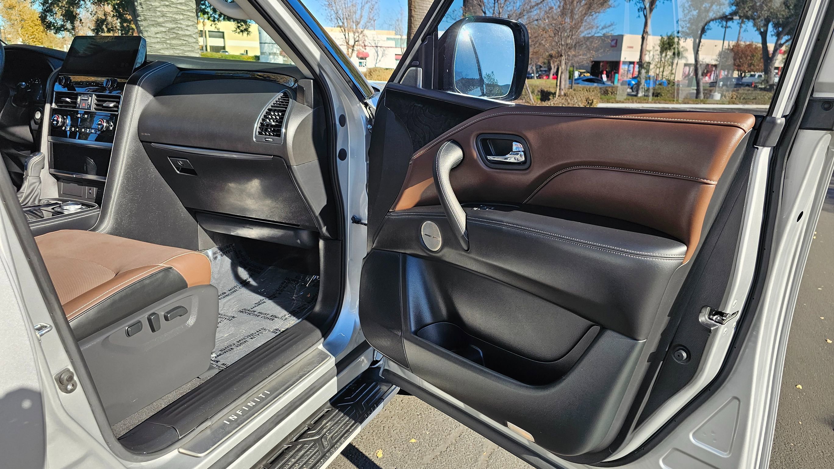 Used 2022 INFINITI QX80 Sensory w/ All-Season Package AWD/4WD image 35