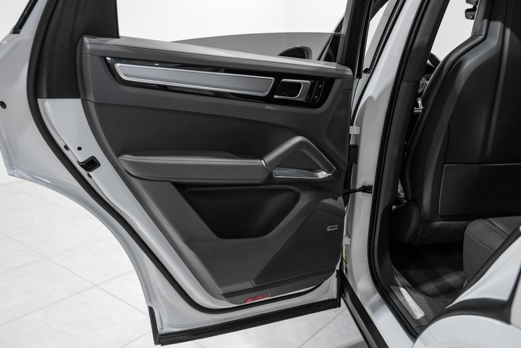 Used 2020 Porsche Cayenne Turbo image 41